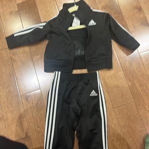 Kids adidas track suit